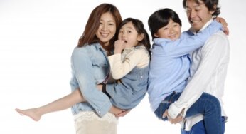 年齢の近い乳児,幼児が二人いる方におすすめの二人乗りベビーカー